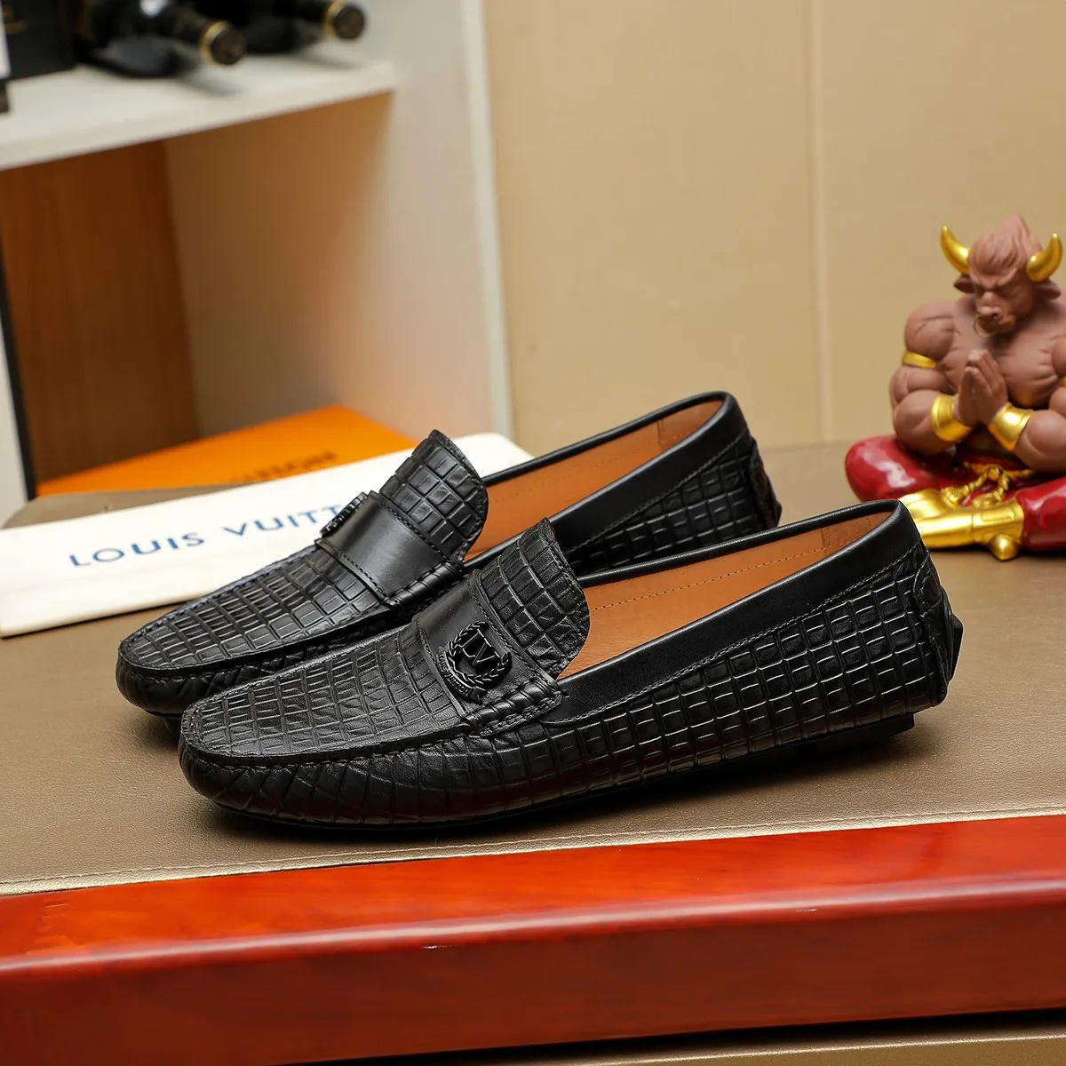 Men's shoes 💰360 💰 LV Louis Vuitton's top-quality Peaches men's shoes 💯Original copy of the official website, the upper is made of imported official website 1:1 material ❌Italian 🇮🇹 cowhide surface, imported pigskin lining. It’s definitely not made with ordinary craftsmanship, it’s the model used by celebrities! The factory’s craftsmanship is designed to create the most perfect shoes for trendy men! Colors available! 38-44 yards